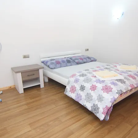 Apartman Ljubic Pag Town