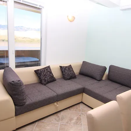Ljubic Apartman Pag Town