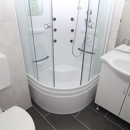Ljubic Apartman Pag Town