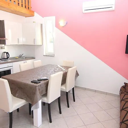 Apartment Ljubic Pag Town