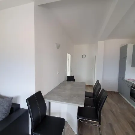 Apartament Ljubic *